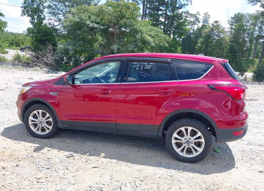 Photo 14 of 2019 Ford Escape SE (VIN 1FMCU9GD8KUB92094)
