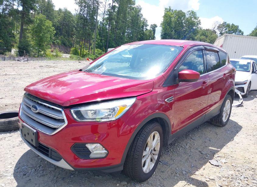 Photo 2 of 2019 Ford Escape SE (VIN 1FMCU9GD8KUB92094)