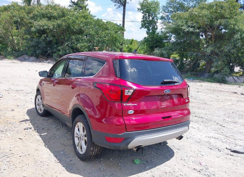 Photo 3 of 2019 Ford Escape SE (VIN 1FMCU9GD8KUB92094)