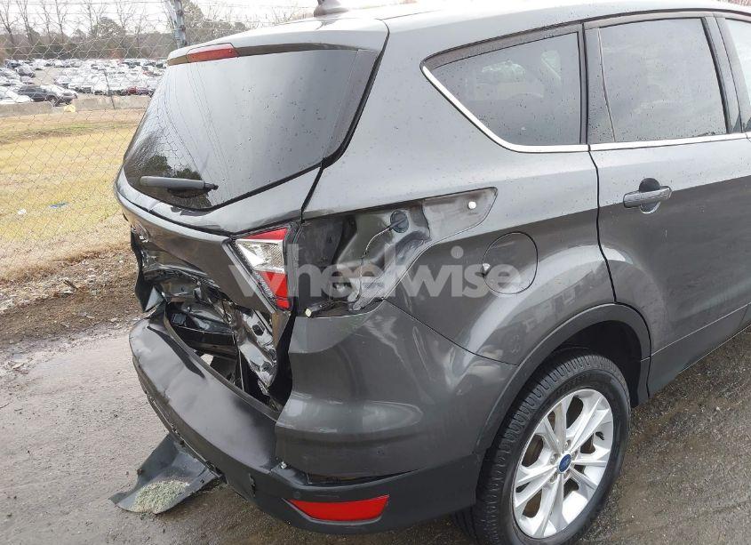 Photo 18 of 2019 Ford Escape SE (VIN 1FMCU9GD8KUC33968)