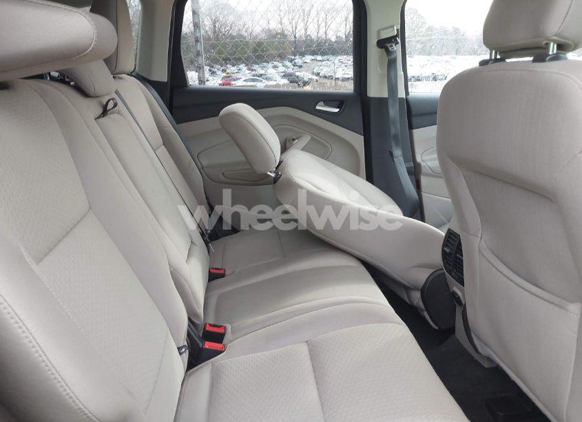 Photo 8 of 2019 Ford Escape SE (VIN 1FMCU9GD8KUC33968)