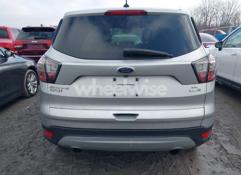 Photo 16 of 2017 Ford Escape SE (VIN 1FMCU9GD9HUB00290)