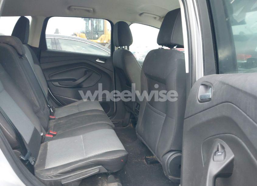 Photo 8 of 2017 Ford Escape SE (VIN 1FMCU9GD9HUB00290)