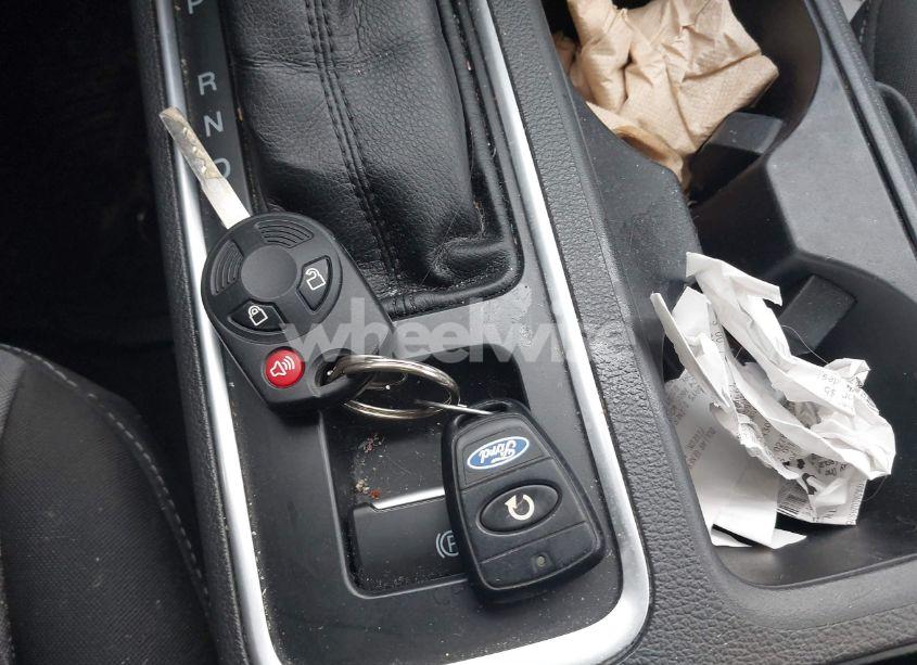 Photo 11 of 2017 Ford Escape SE (VIN 1FMCU9GD9HUB10480)