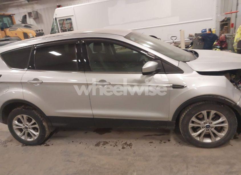 Photo 13 of 2017 Ford Escape SE (VIN 1FMCU9GD9HUB10480)