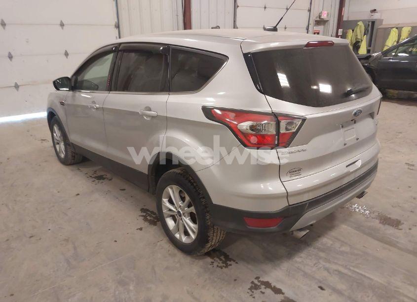 Photo 3 of 2017 Ford Escape SE (VIN 1FMCU9GD9HUB10480)