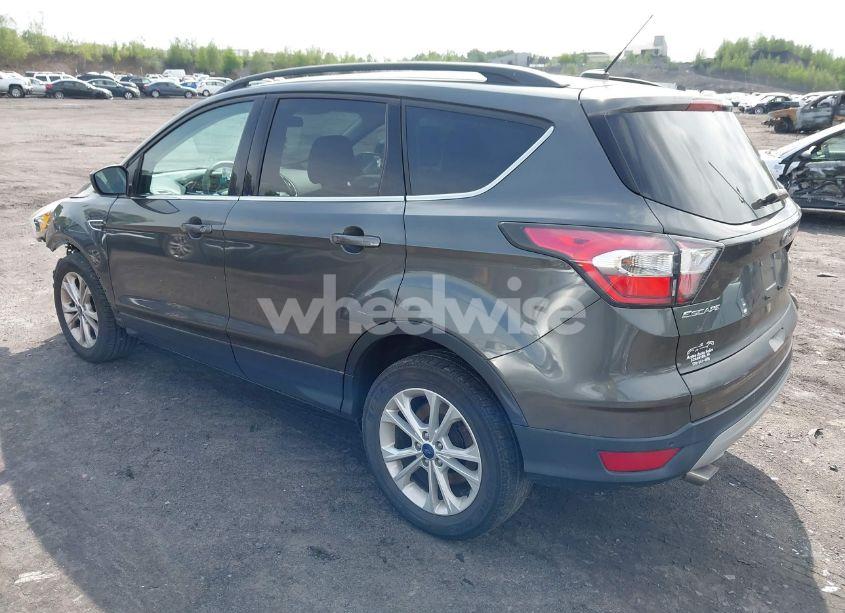 Photo 3 of 2017 Ford Escape SE (VIN 1FMCU9GD9HUB22533)