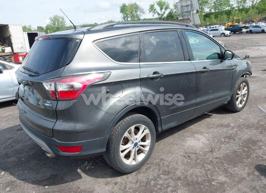 Photo 4 of 2017 Ford Escape SE (VIN 1FMCU9GD9HUB22533)