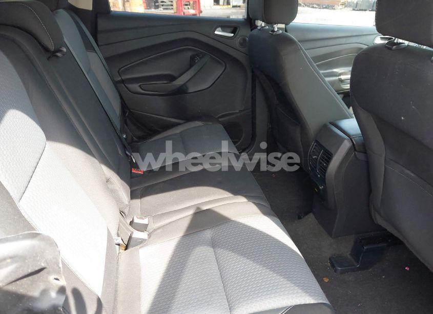 Photo 8 of 2017 Ford Escape SE (VIN 1FMCU9GD9HUB22533)