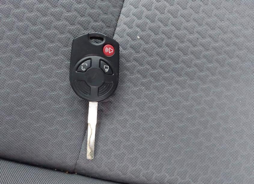 Photo 11 of 2017 Ford Escape SE (VIN 1FMCU9GD9HUB48355)