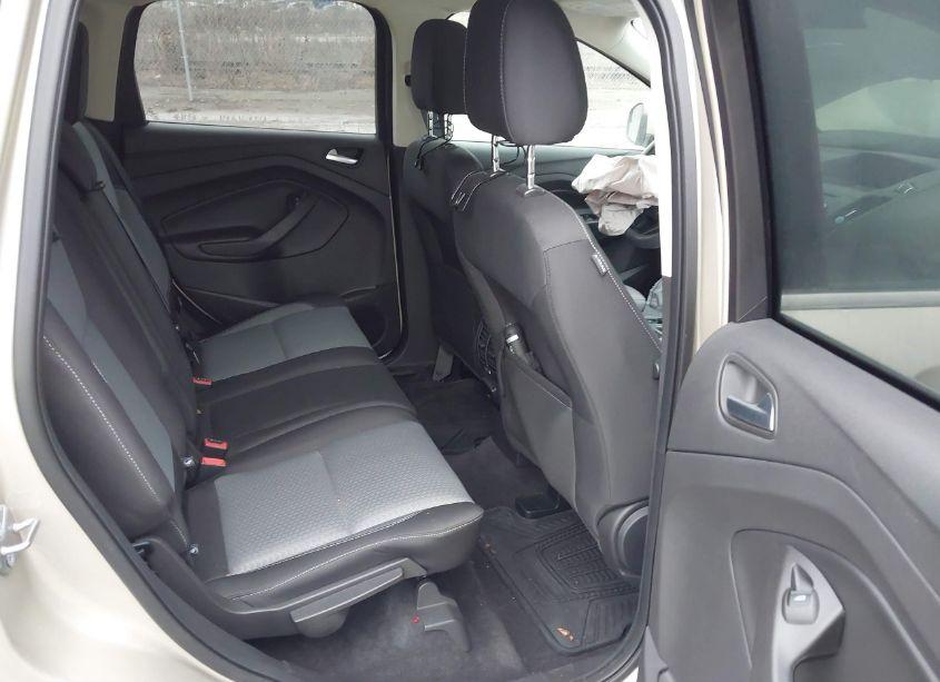 Photo 8 of 2017 Ford Escape SE (VIN 1FMCU9GD9HUB48355)