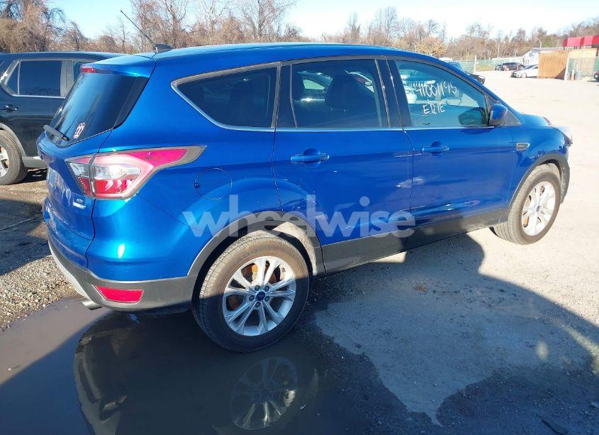 Photo 4 of 2017 Ford Escape SE (VIN 1FMCU9GD9HUB49781)