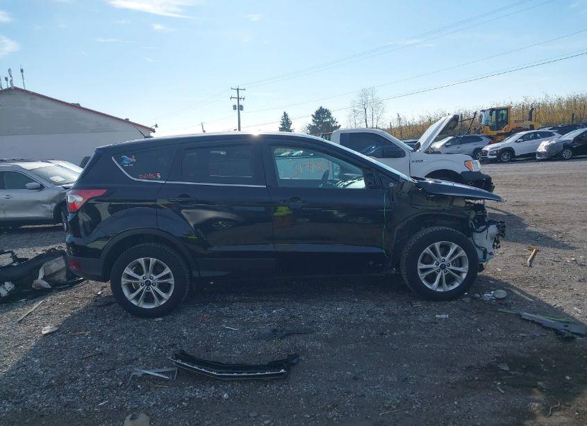 Photo 14 of 2017 Ford Escape SE (VIN 1FMCU9GD9HUB64538)