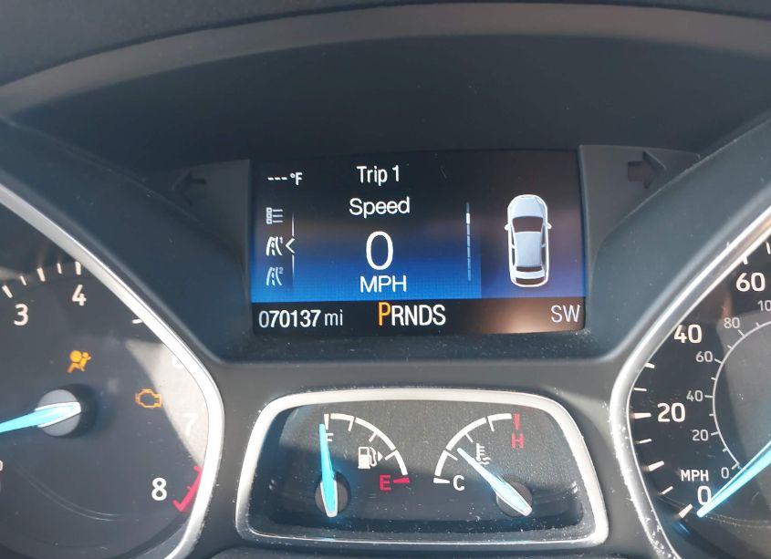 Photo 16 of 2017 Ford Escape SE (VIN 1FMCU9GD9HUB64538)