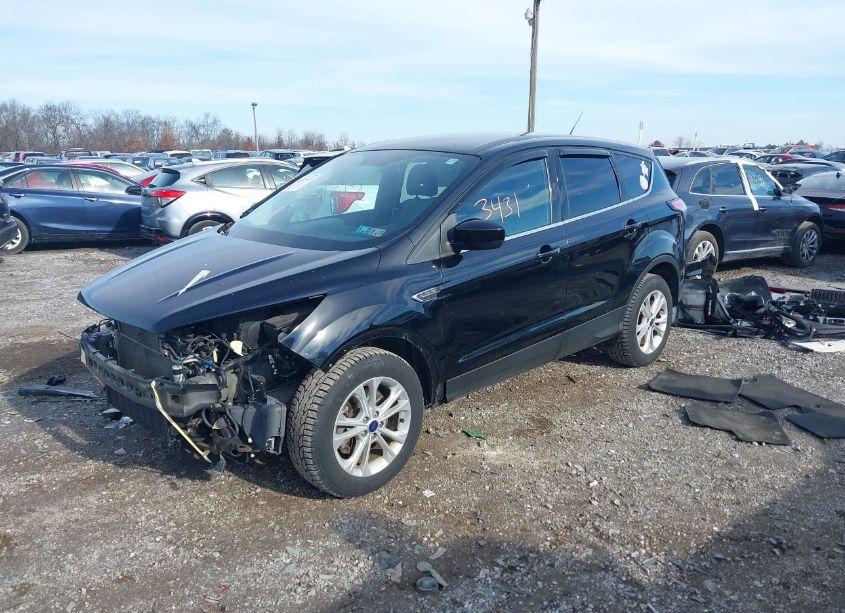 Photo 2 of 2017 Ford Escape SE (VIN 1FMCU9GD9HUB64538)