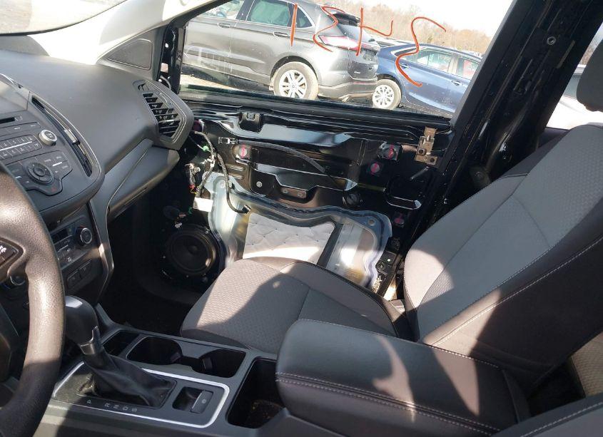 Photo 5 of 2017 Ford Escape SE (VIN 1FMCU9GD9HUB64538)