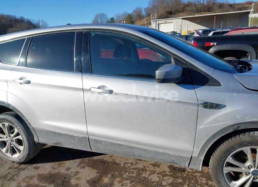 Photo 13 of 2017 Ford Escape SE (VIN 1FMCU9GD9HUB65639)