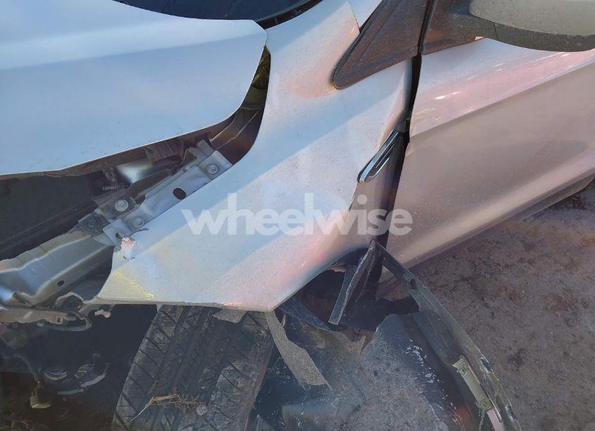 Photo 18 of 2017 Ford Escape SE (VIN 1FMCU9GD9HUB65639)