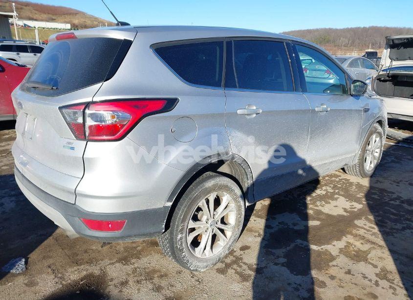 Photo 4 of 2017 Ford Escape SE (VIN 1FMCU9GD9HUB65639)