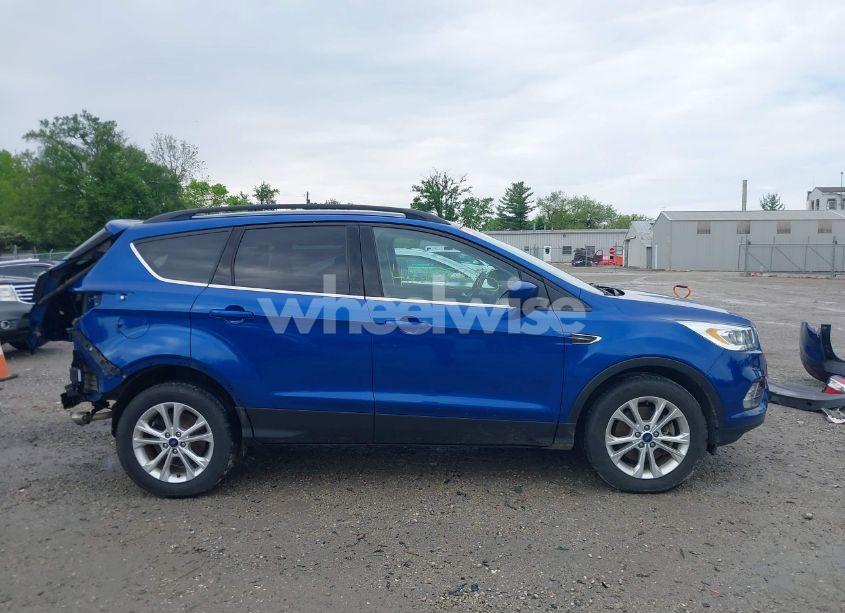 Photo 14 of 2017 Ford Escape SE (VIN 1FMCU9GD9HUB87656)