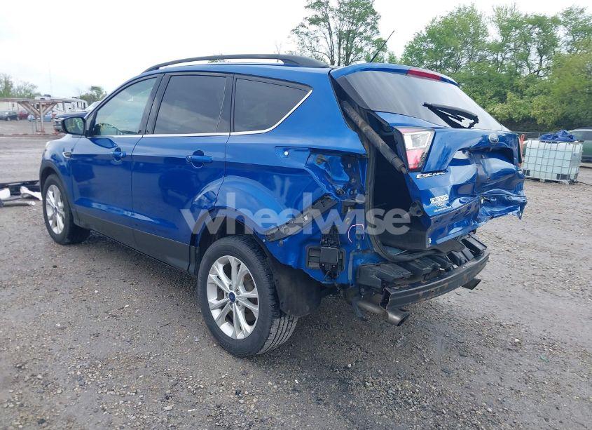 Photo 3 of 2017 Ford Escape SE (VIN 1FMCU9GD9HUB87656)
