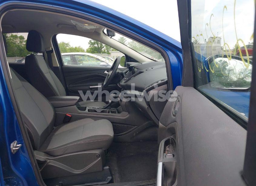 Photo 5 of 2017 Ford Escape SE (VIN 1FMCU9GD9HUB87656)