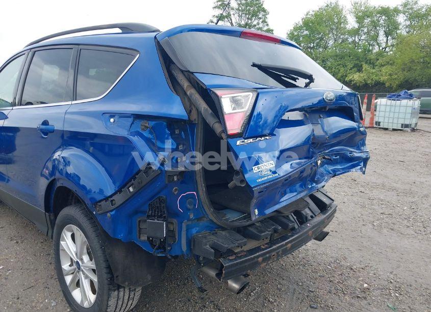 Photo 6 of 2017 Ford Escape SE (VIN 1FMCU9GD9HUB87656)