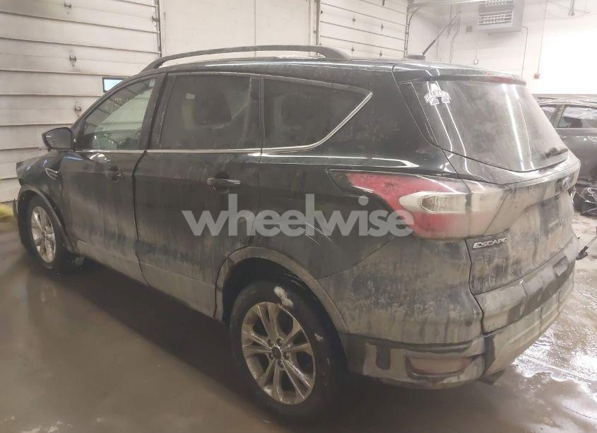 Photo 3 of 2017 Ford Escape SE (VIN 1FMCU9GD9HUB98060)