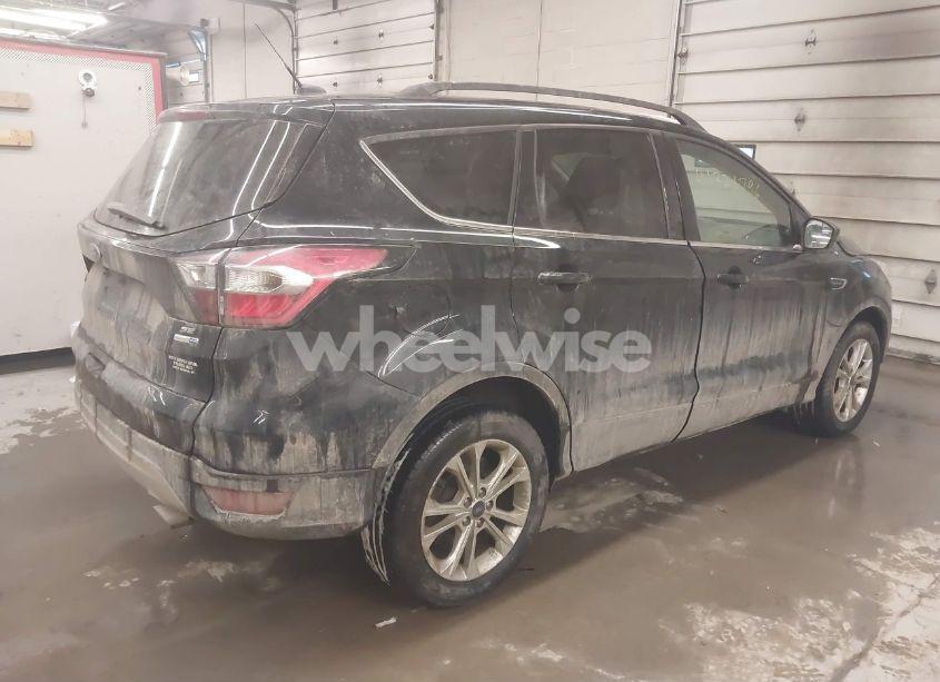 Photo 4 of 2017 Ford Escape SE (VIN 1FMCU9GD9HUB98060)