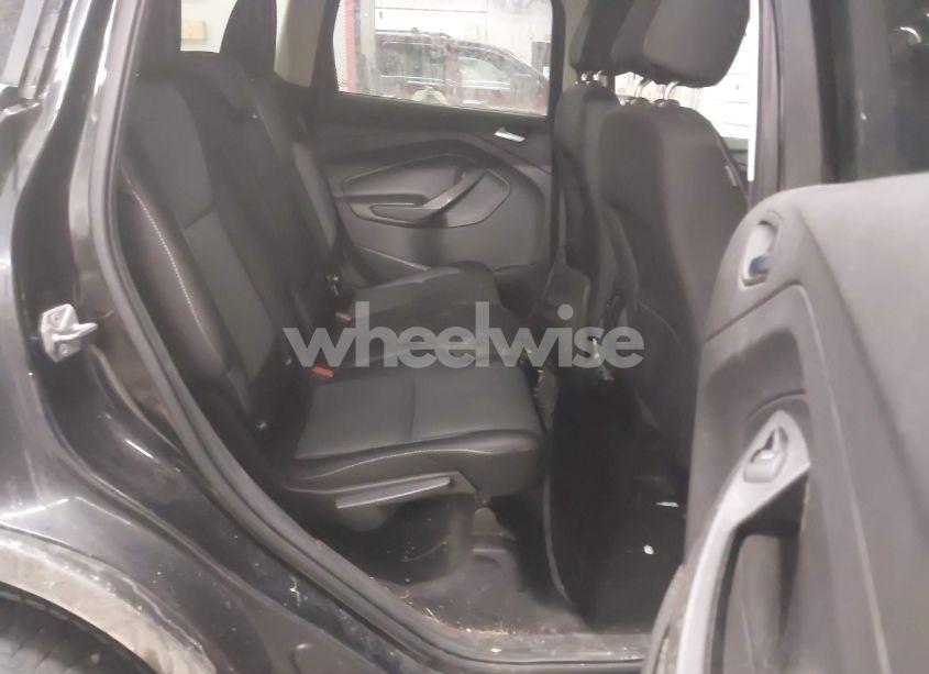 Photo 8 of 2017 Ford Escape SE (VIN 1FMCU9GD9HUB98060)