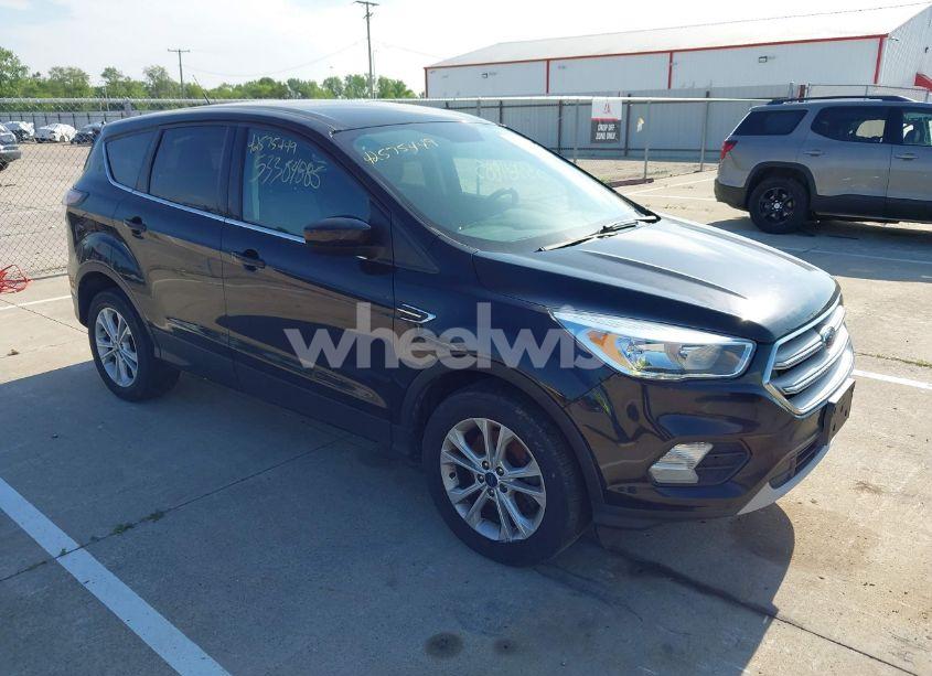 2017 Ford Escape SE (VIN 1FMCU9GD9HUC16749) main photo