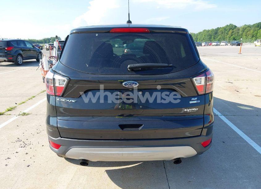Photo 16 of 2017 Ford Escape SE (VIN 1FMCU9GD9HUC16749)