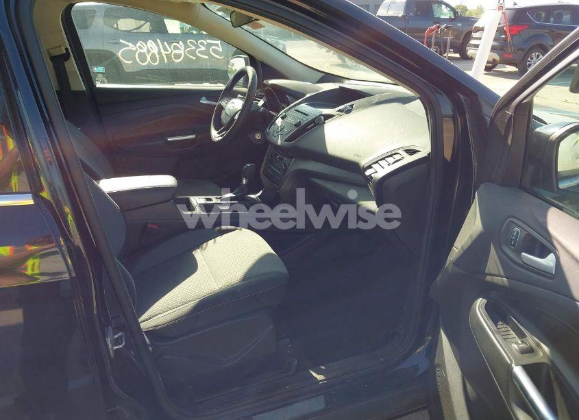 Photo 5 of 2017 Ford Escape SE (VIN 1FMCU9GD9HUC16749)