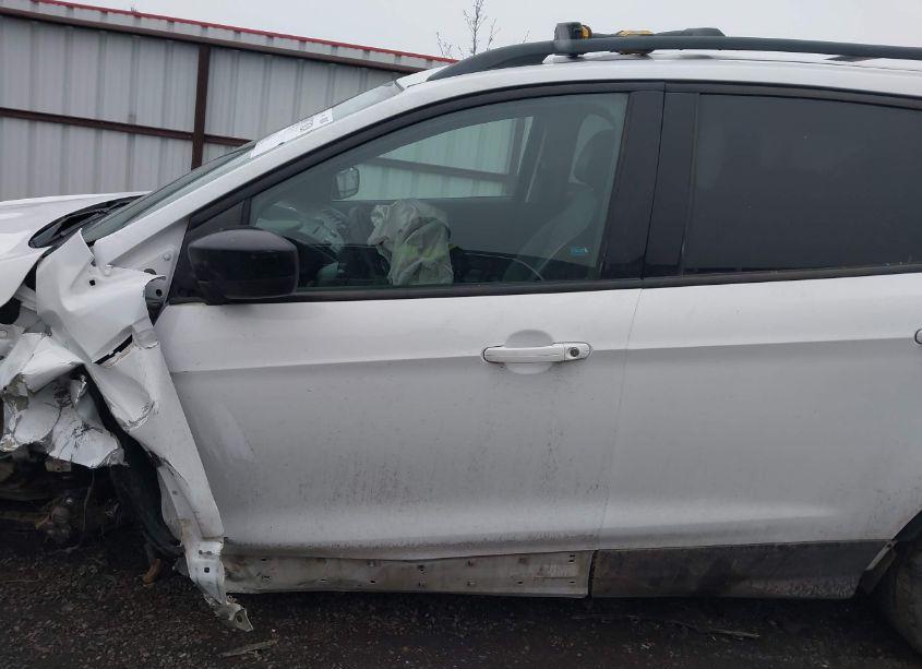 Photo 15 of 2017 Ford Escape SE (VIN 1FMCU9GD9HUC50349)