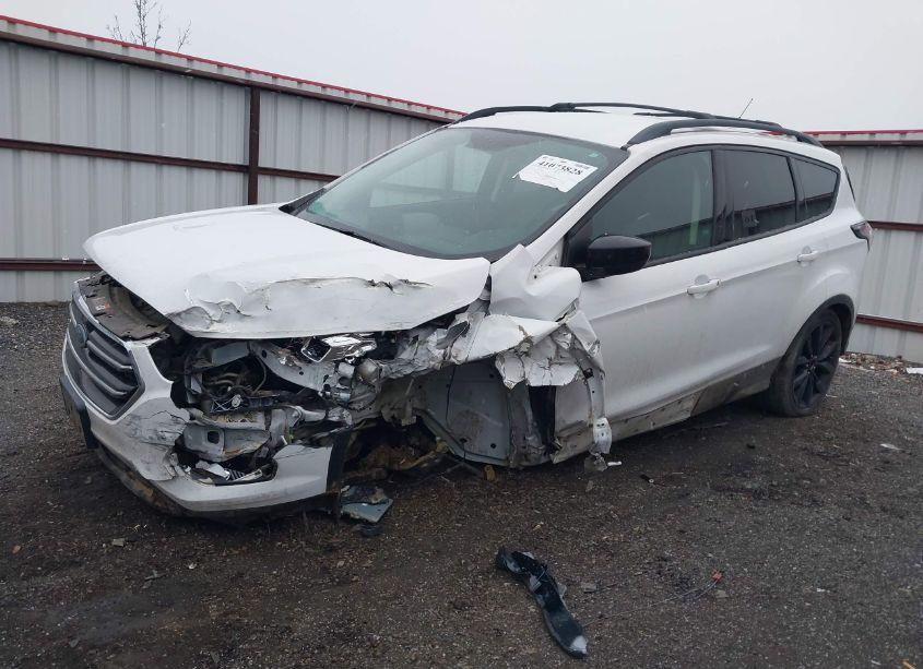 Photo 2 of 2017 Ford Escape SE (VIN 1FMCU9GD9HUC50349)