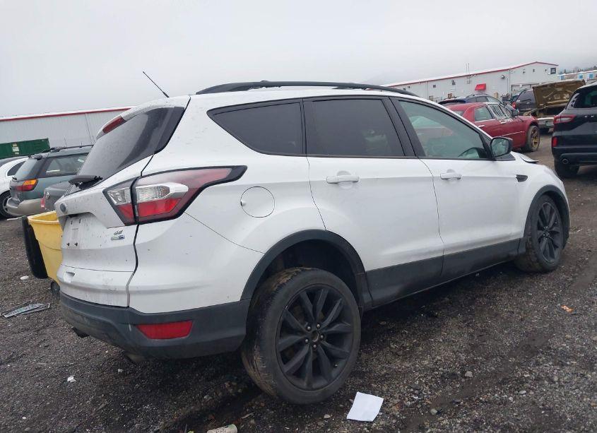 Photo 4 of 2017 Ford Escape SE (VIN 1FMCU9GD9HUC50349)