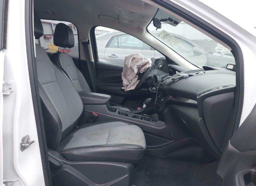 Photo 5 of 2017 Ford Escape SE (VIN 1FMCU9GD9HUC50349)