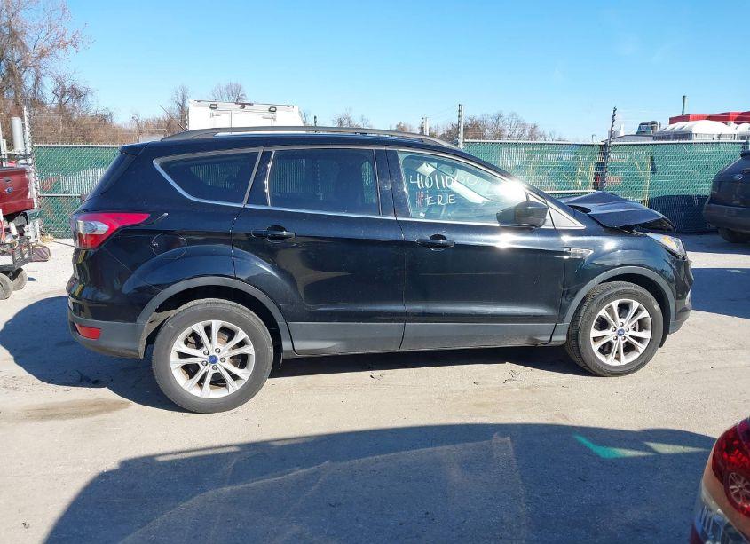 Photo 14 of 2017 Ford Escape SE (VIN 1FMCU9GD9HUC70830)