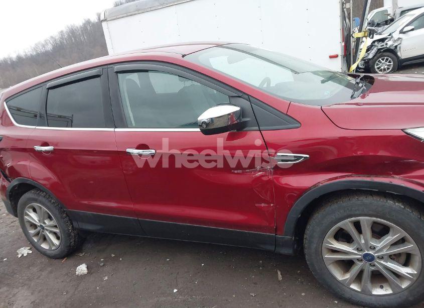 Photo 13 of 2017 Ford Escape SE (VIN 1FMCU9GD9HUC76059)