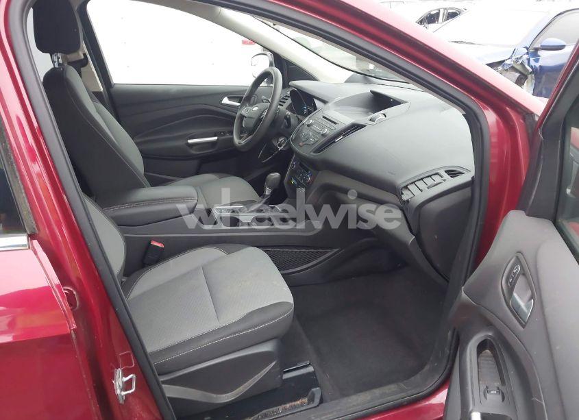 Photo 5 of 2017 Ford Escape SE (VIN 1FMCU9GD9HUC76059)