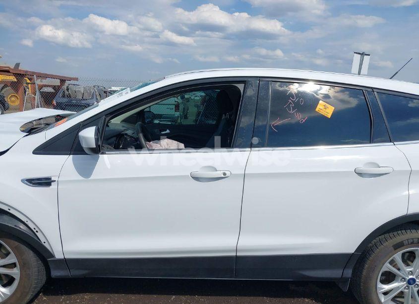 Photo 14 of 2017 Ford Escape SE (VIN 1FMCU9GD9HUC97462)