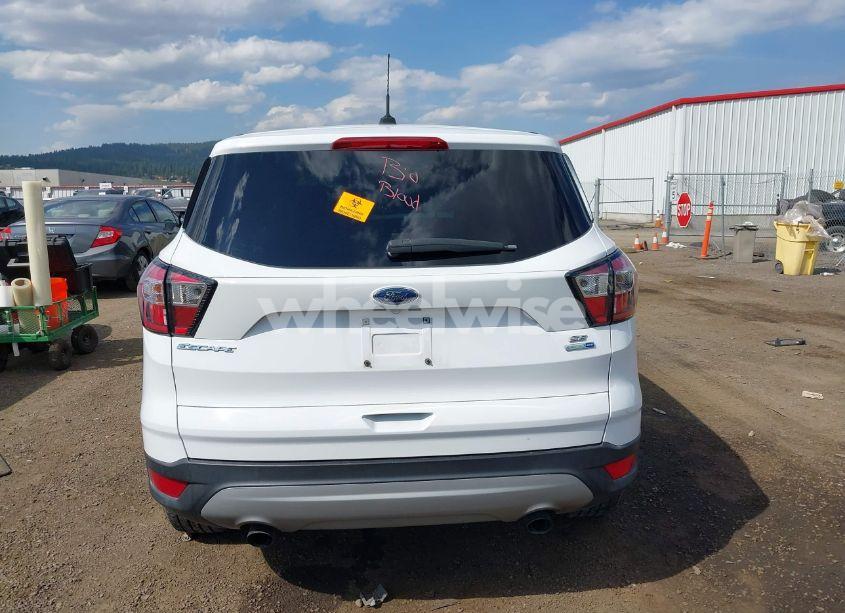 Photo 16 of 2017 Ford Escape SE (VIN 1FMCU9GD9HUC97462)