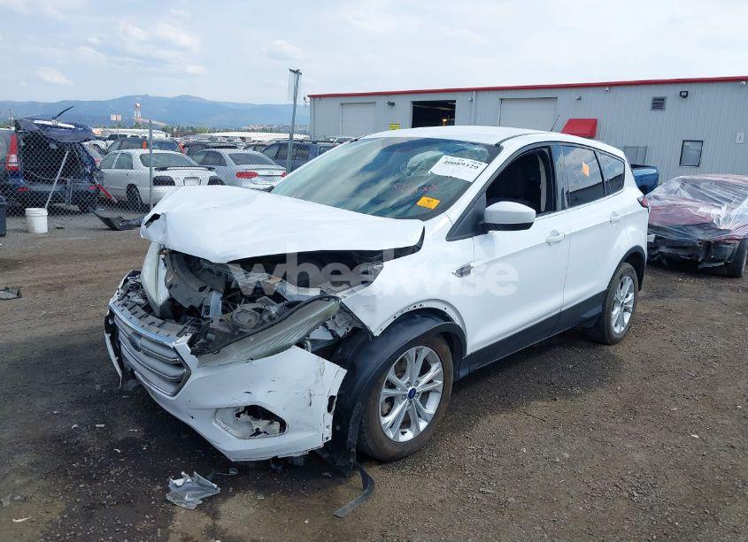 Photo 2 of 2017 Ford Escape SE (VIN 1FMCU9GD9HUC97462)