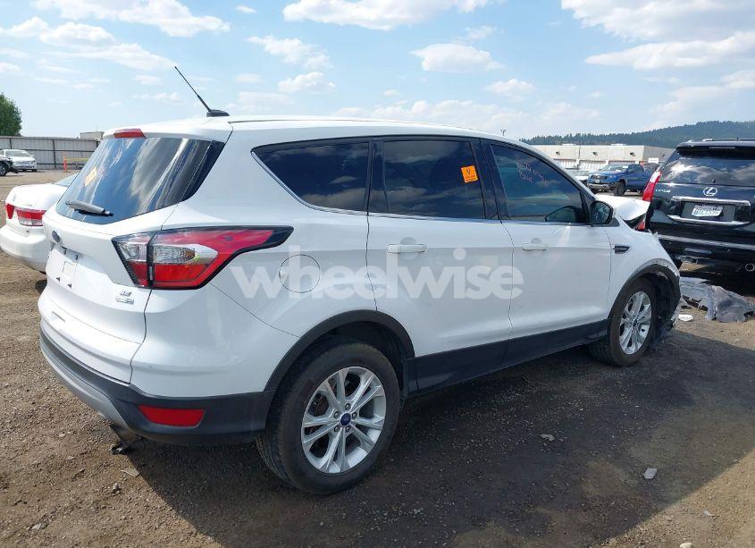 Photo 4 of 2017 Ford Escape SE (VIN 1FMCU9GD9HUC97462)