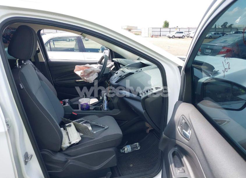 Photo 5 of 2017 Ford Escape SE (VIN 1FMCU9GD9HUC97462)