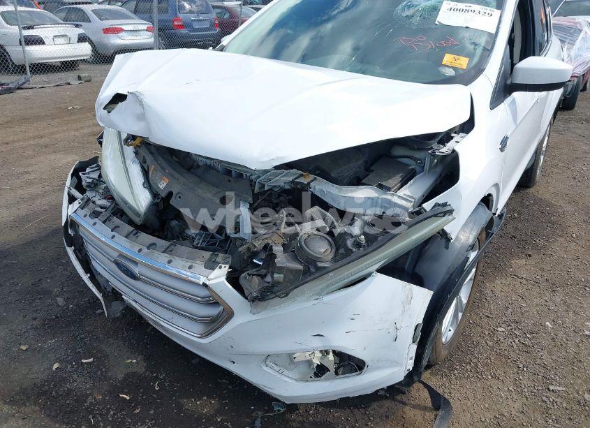 Photo 6 of 2017 Ford Escape SE (VIN 1FMCU9GD9HUC97462)