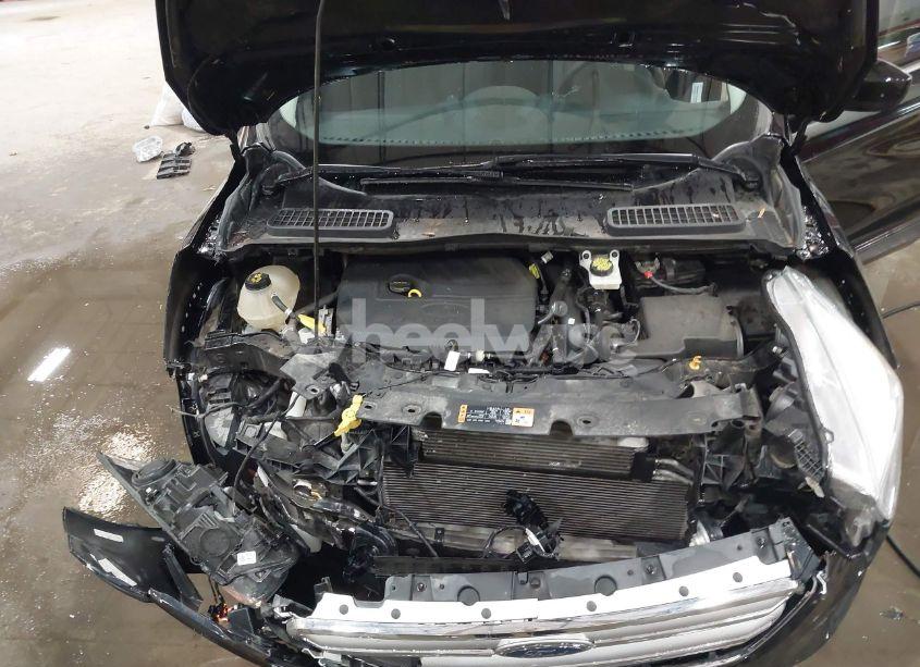 Photo 10 of 2017 Ford Escape SE (VIN 1FMCU9GD9HUD11392)