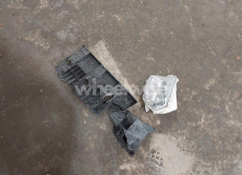 Photo 12 of 2017 Ford Escape SE (VIN 1FMCU9GD9HUD11392)