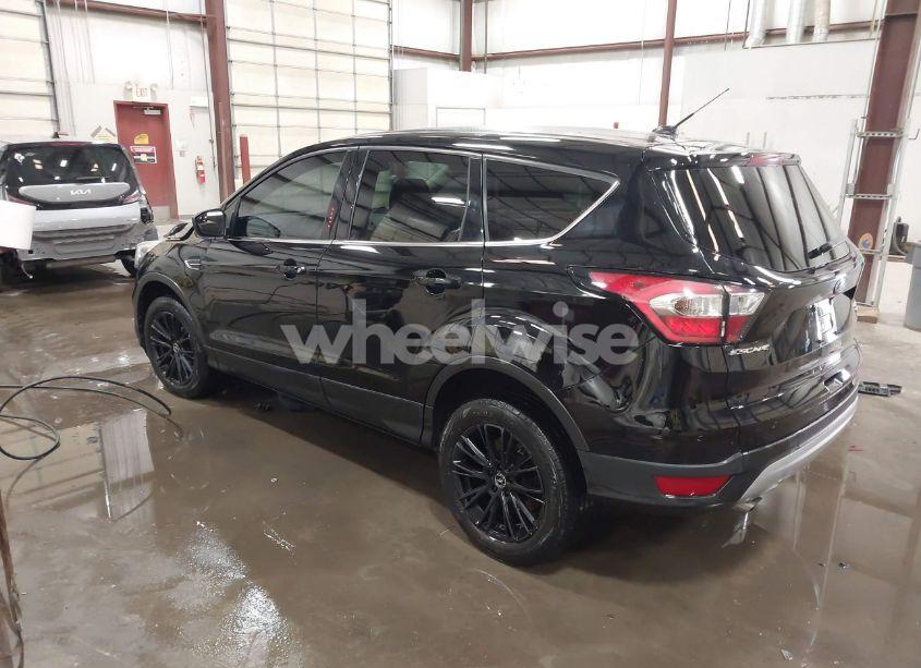 Photo 3 of 2017 Ford Escape SE (VIN 1FMCU9GD9HUD11392)