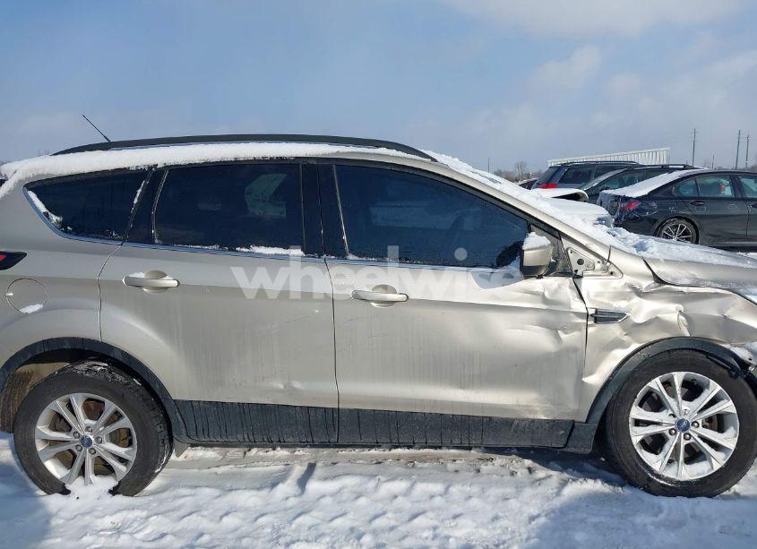 Photo 13 of 2017 Ford Escape SE (VIN 1FMCU9GD9HUD22134)